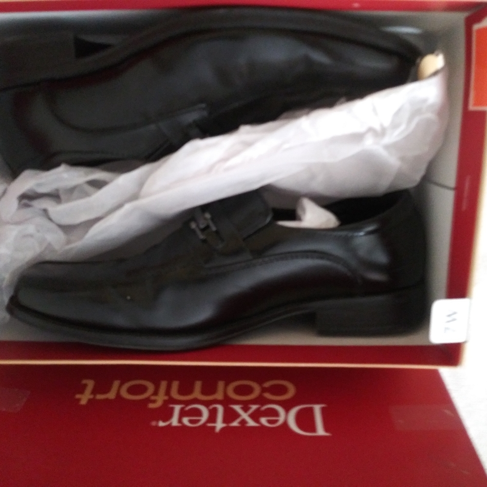 Shoes - Picture 2 of 3